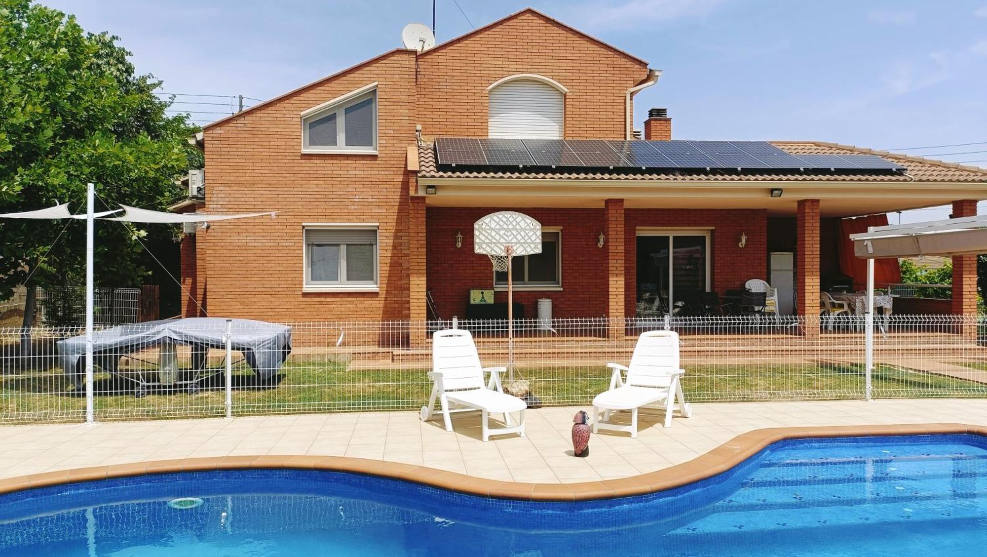Villa Casa Con Jardin Y Piscina Privada. Santa Eulàlia de Ronçana Exterior foto