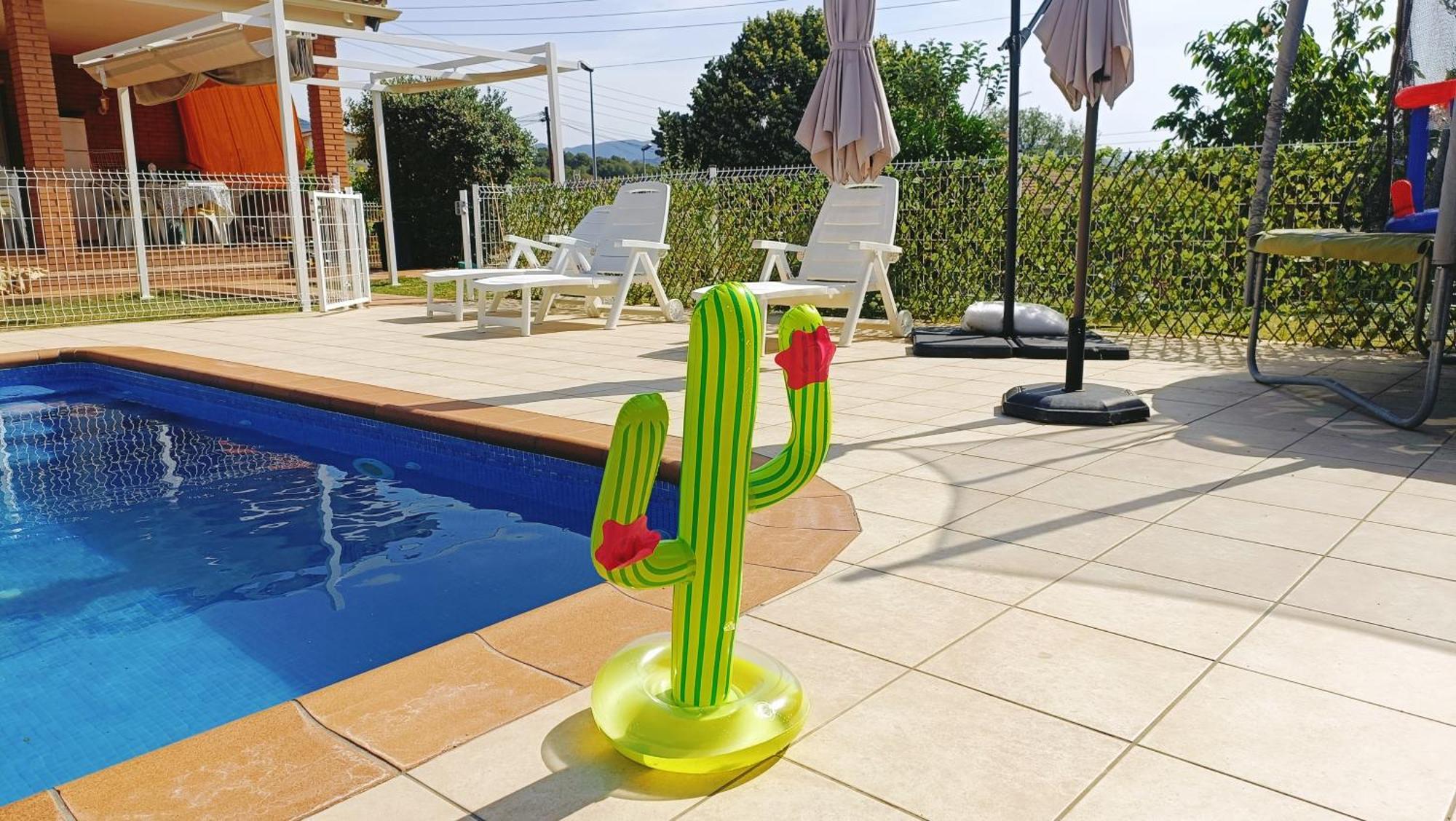 Villa Casa Con Jardin Y Piscina Privada. Santa Eulàlia de Ronçana Exterior foto