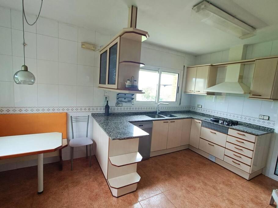 Villa Casa Con Jardin Y Piscina Privada. Santa Eulàlia de Ronçana Exterior foto