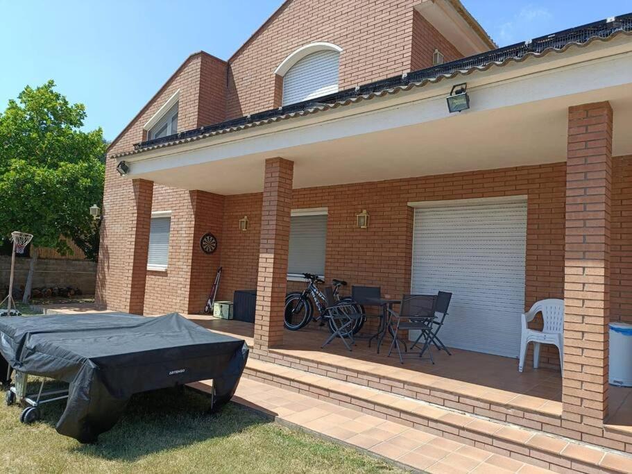Villa Casa Con Jardin Y Piscina Privada. Santa Eulàlia de Ronçana Exterior foto